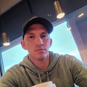 Meet your Posher, Luis alberto